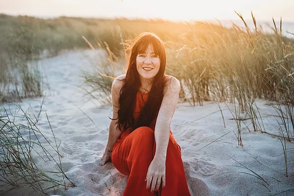 JANINE pose for wedding pic